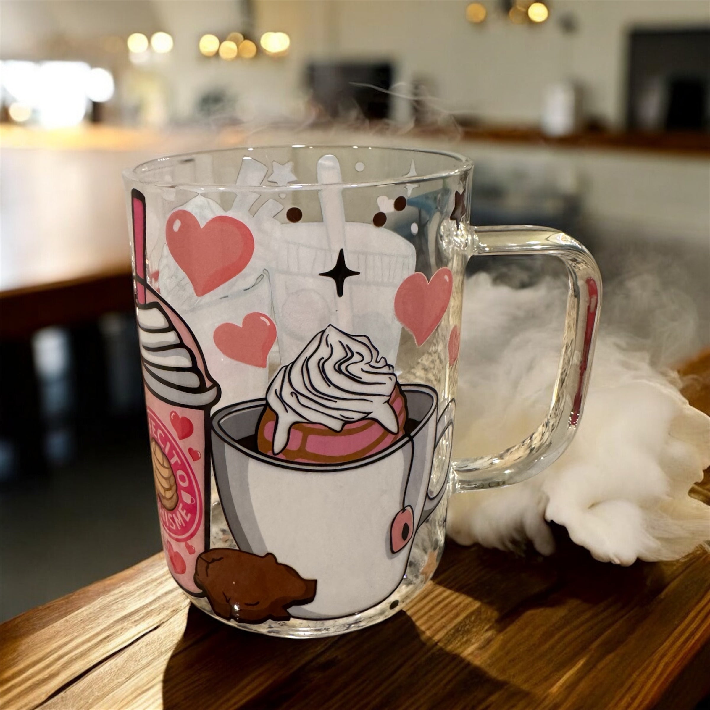 Cafecito y chisme clear glass mug with lid